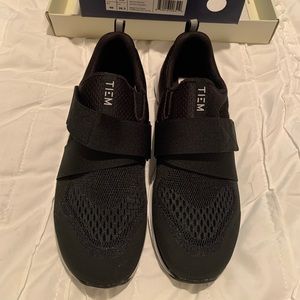 Size 9 Black Tiem Slipstream Spin Shoes W/ Clips